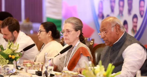 INDIA Meeting: नीतीश कुमार होंगे INDIA के संयोजक? सूत्रों का दावा- अगली बैठक में हो सकता है एलान