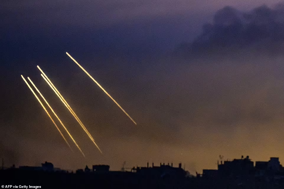 Iran Israel Crisis:'हानिया और हसन नसरल्लाह की मौत का बदला', मिसाइल हमलों के बाद ईरान का बयान"