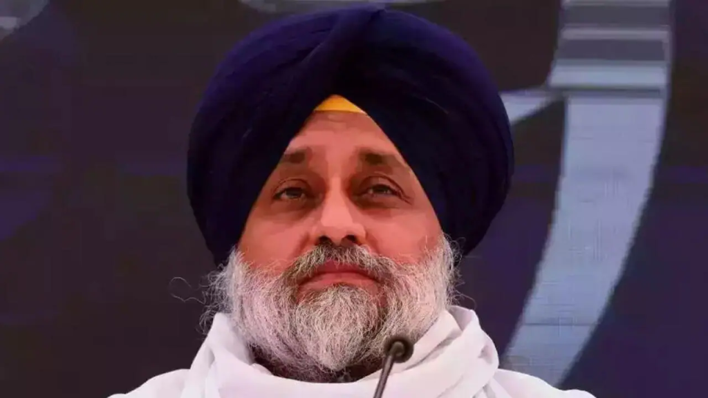 सुखबीर सिंह बादल पर हमला: अमृतसर के गोल्डन टेंपल में फायरिंग, देखें वीडियो